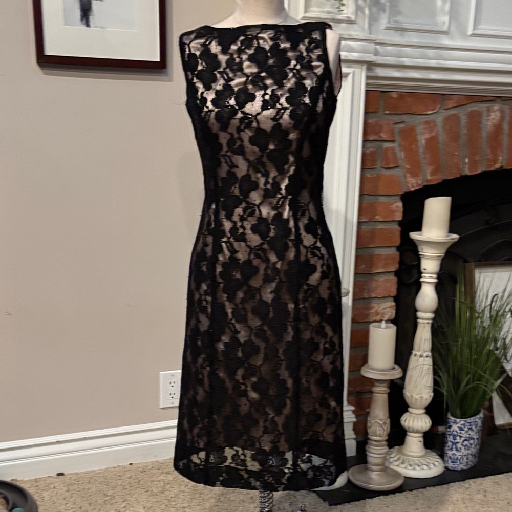 Chic Black Lace Midi Dress